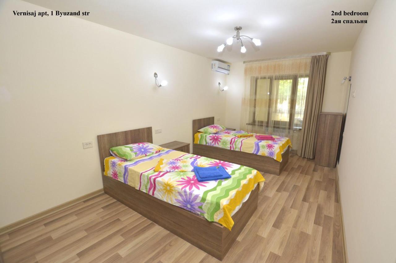 Vernisaj Apt At Republic Square & Ruben Tours Erevan Exterior foto